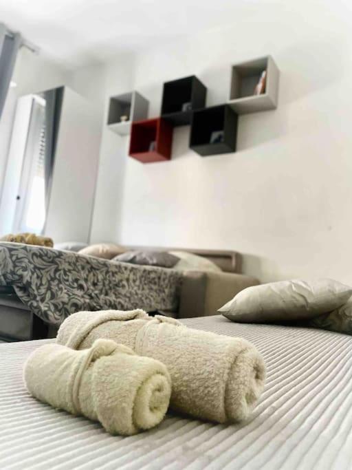 La Venezia'S Studio Flat Livorno Bagian luar foto