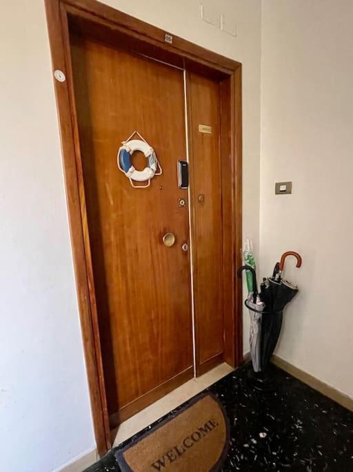 La Venezia'S Studio Flat Livorno Bagian luar foto