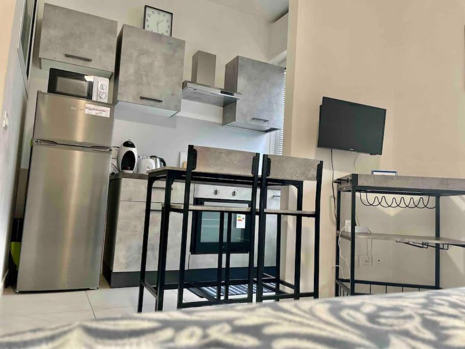 La Venezia'S Studio Flat Livorno Bagian luar foto