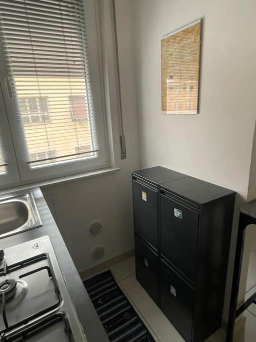 La Venezia'S Studio Flat Livorno Bagian luar foto