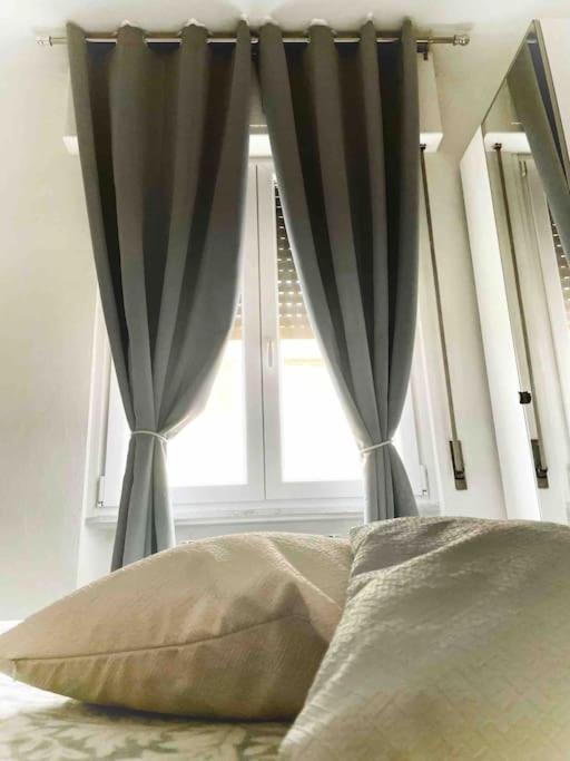 La Venezia'S Studio Flat Livorno Bagian luar foto