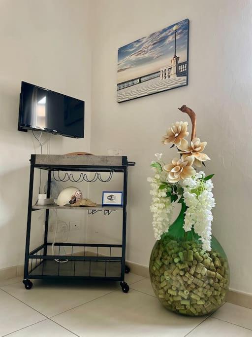 La Venezia'S Studio Flat Livorno Bagian luar foto