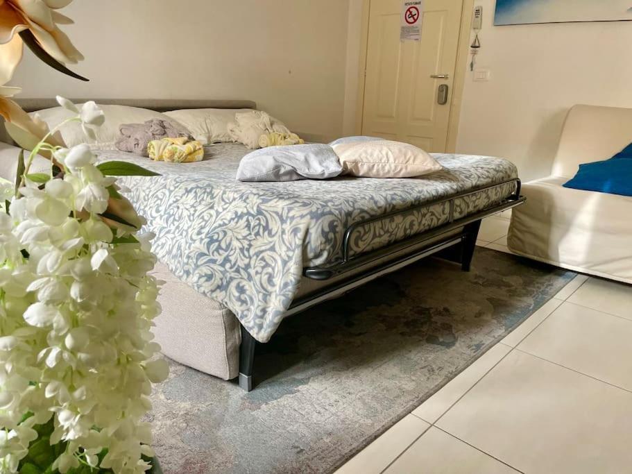 La Venezia'S Studio Flat Livorno Bagian luar foto