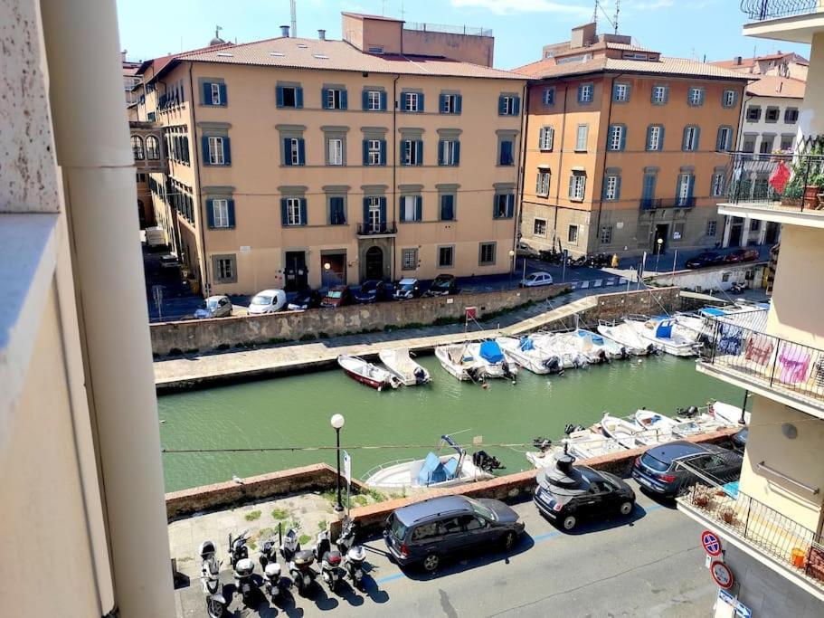 La Venezia'S Studio Flat Livorno Bagian luar foto
