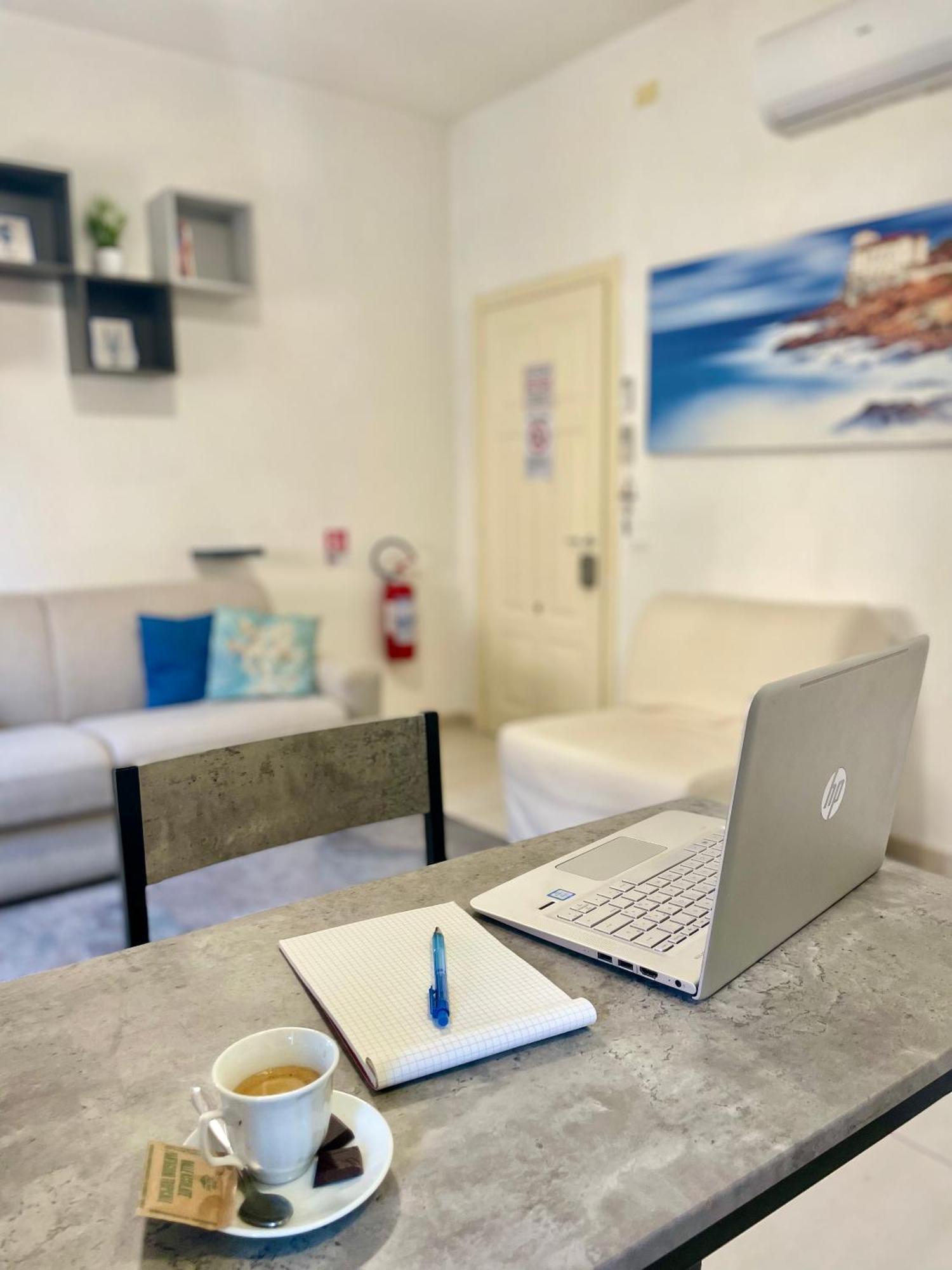 La Venezia'S Studio Flat Livorno Bagian luar foto